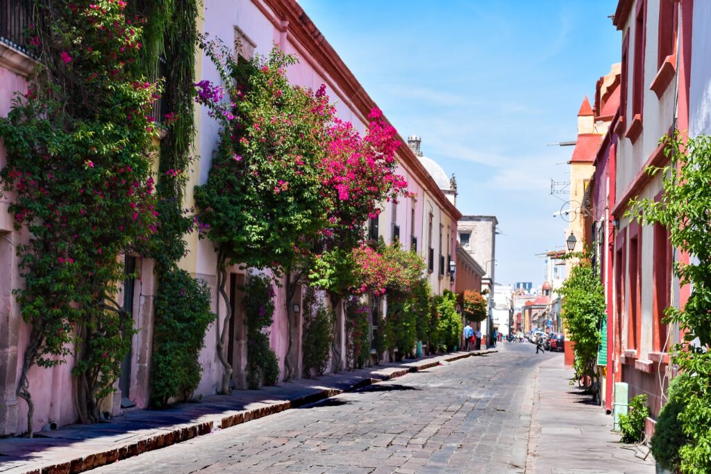 Ruas coloridas de Querétaro, México
