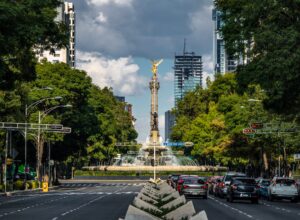 Avenida Paseo de La Reforma e Monumento do Anjo da Independência - Cidade do México, México