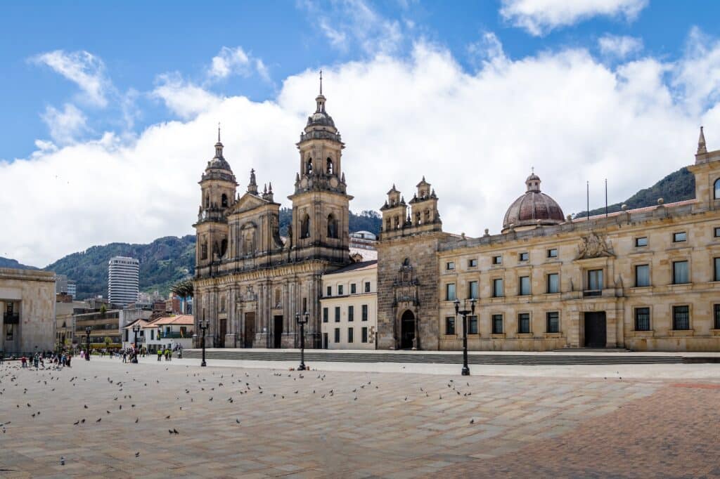 Praça Bolivar e Catedral de Bogotá - Bogota, Colombia